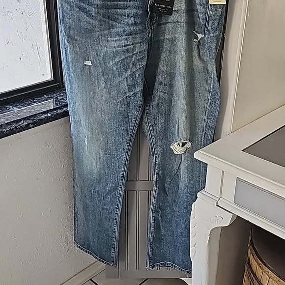 Mens Lucky Brand jeans 34x32. NWT - Picture 2 of 6